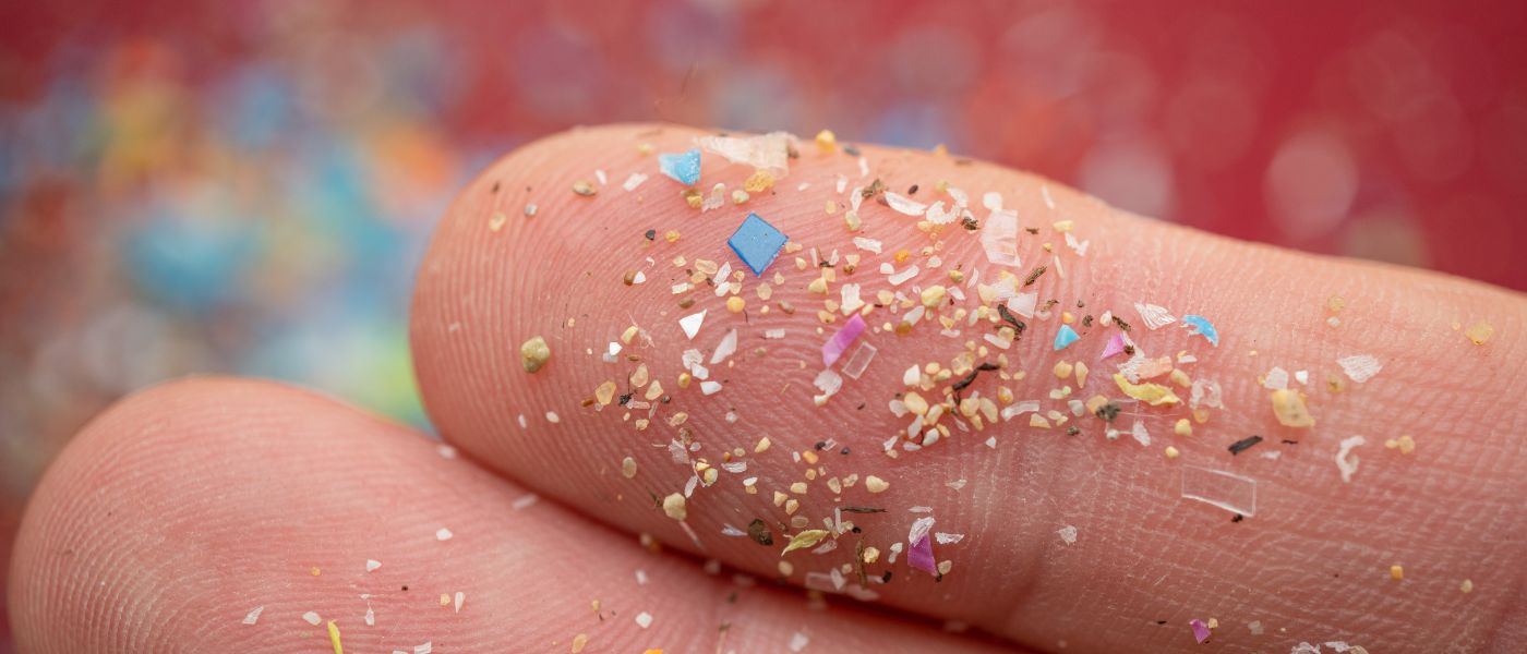 10 Ways to Reduce Your Exposure to Microplastics background image