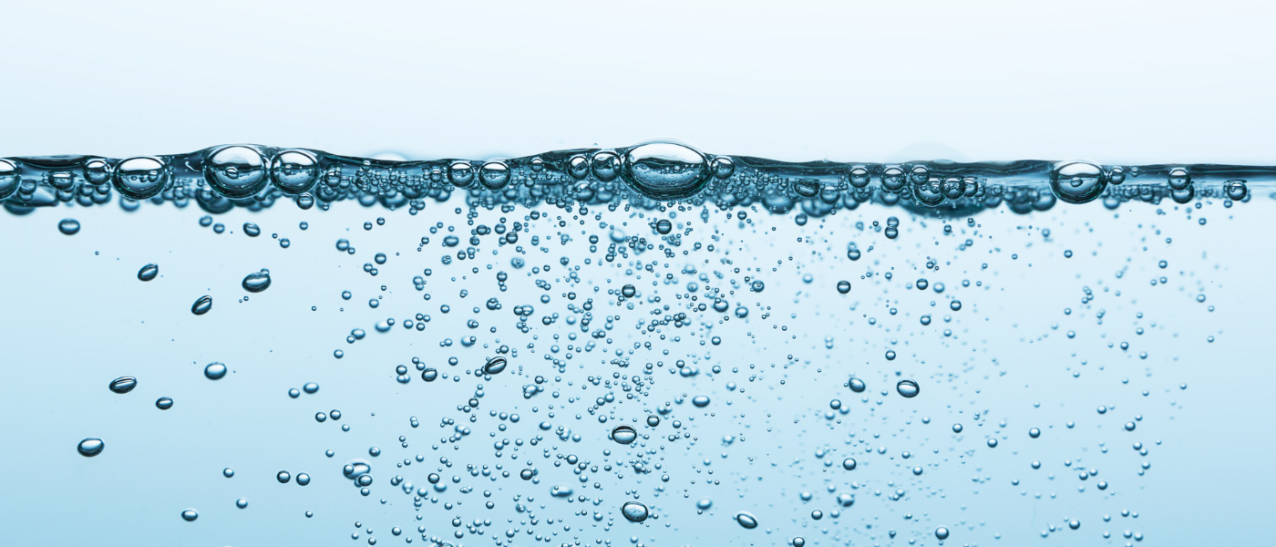 How to Choose the Best Sparkling Mineral Water + Our Recs background image