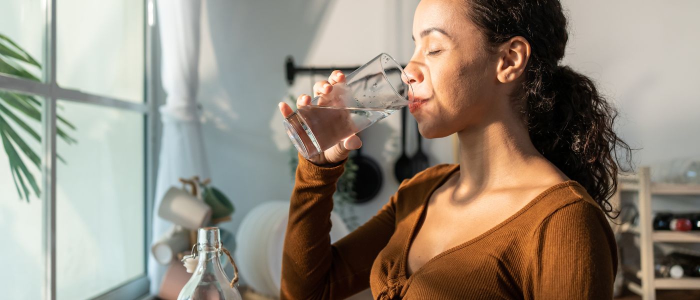 Water & Gut Health: Does Drinking Water Really Help Digestion? background image