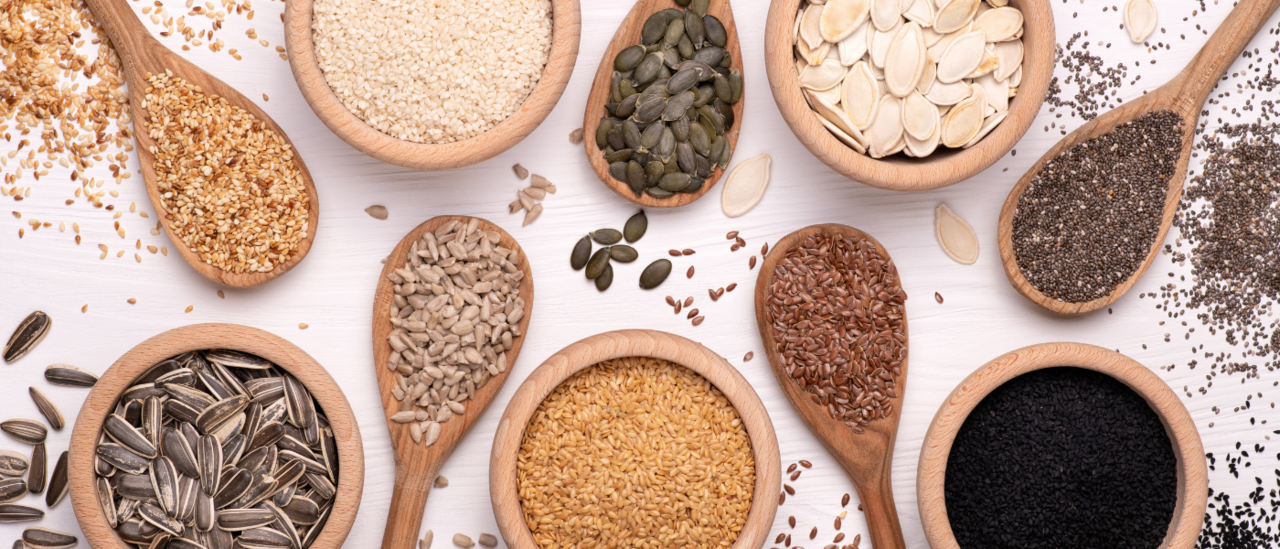 Chia Seeds vs. Flax Seeds for Weight Management: Which Is More Effective? background image